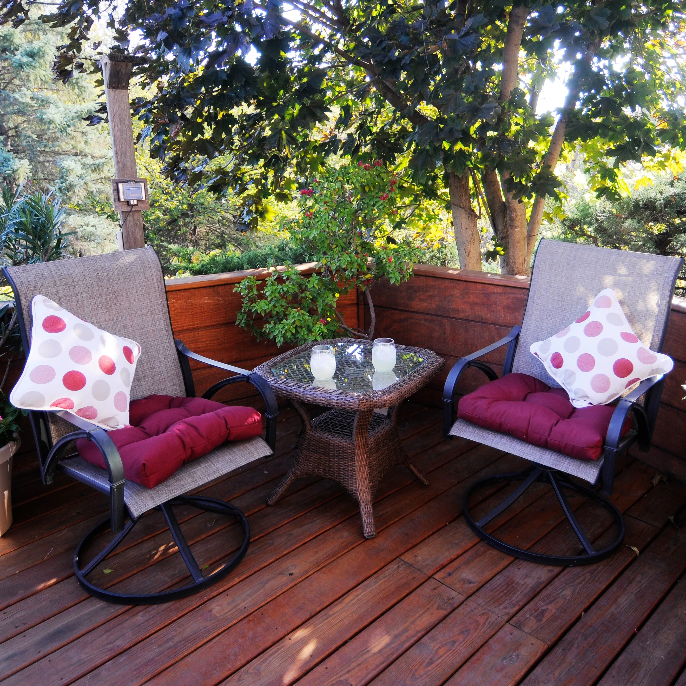 Garnet and Gray Big Dots Outdoor Decorative Pillow