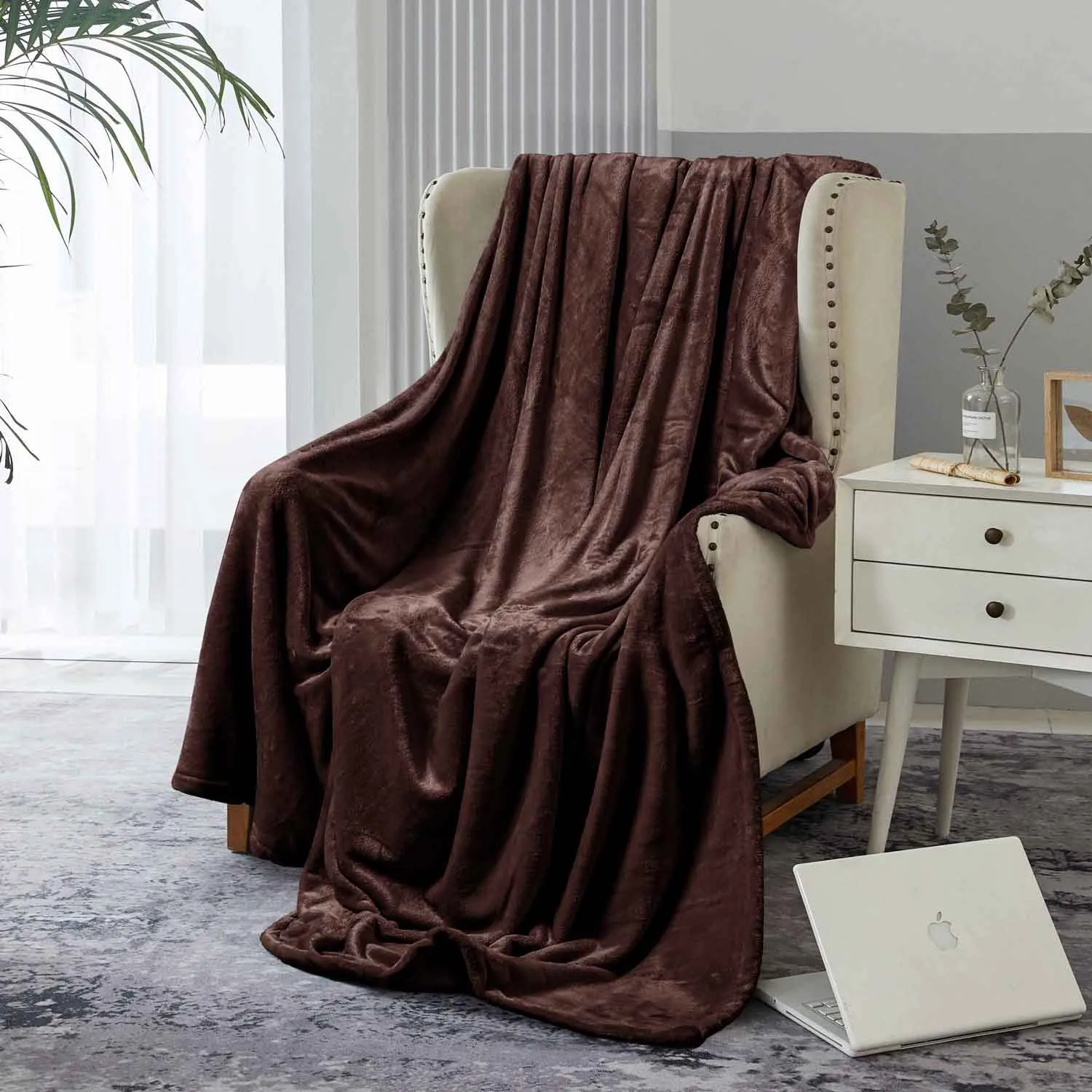 Supersoft 310 gsm Snuggly AC Fleece Blanket Cocoa Brown